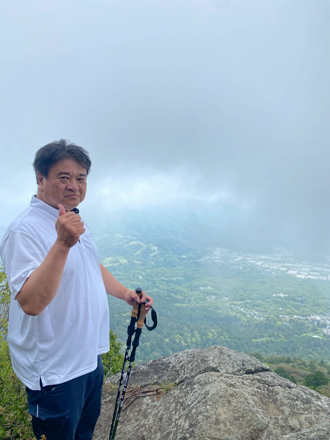 久松社長＠筑波山立身石.jpg
